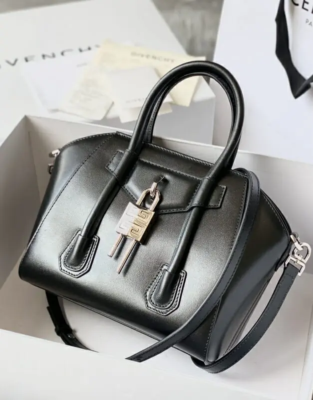 givenchy aaa qualite sac a main  pour femme s_120bbaa